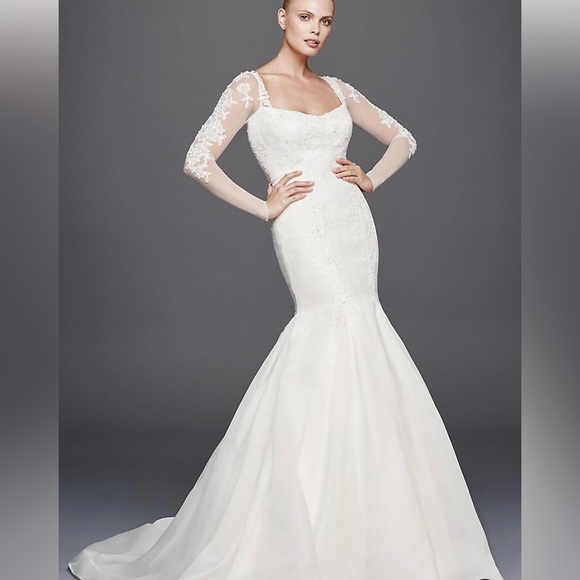 DAVID'S BRIDAL SLEEVE WEDDING DRESS - Picture 8 of 9